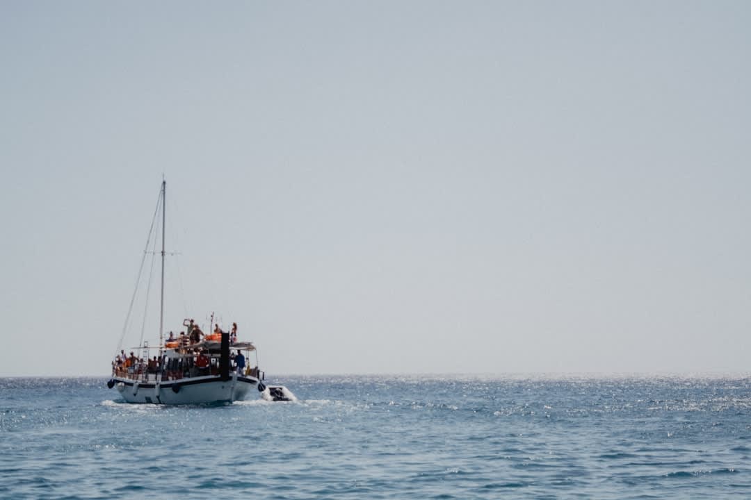 Echipament de siguranță pentru excursii cu barca pe apă Echipament de siguranță pentru excursii cu barca pe apă