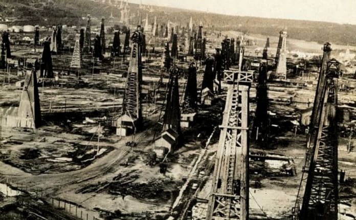 Acum 169 de ani, România avea prima rafinărie din lume și era lider mondial în petrol, iar Bucureștiul era primul oraș iluminat cu petrol lampant