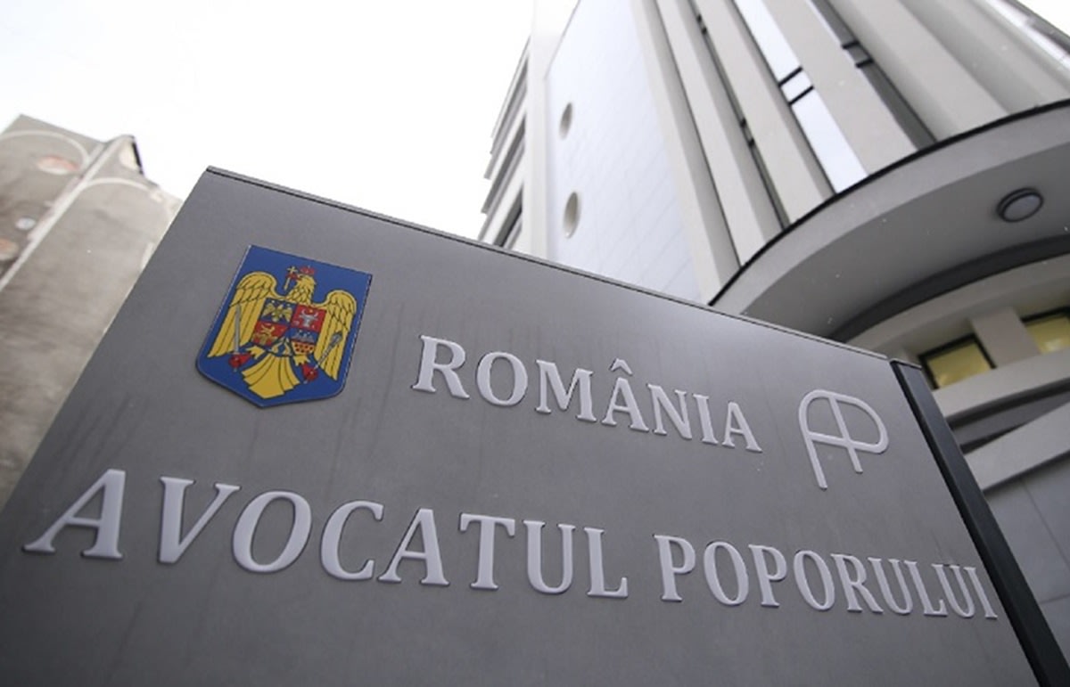 Avocatul Poporului solicită retragerea proiectului de eliminare a burselor sociale pe vacanțe