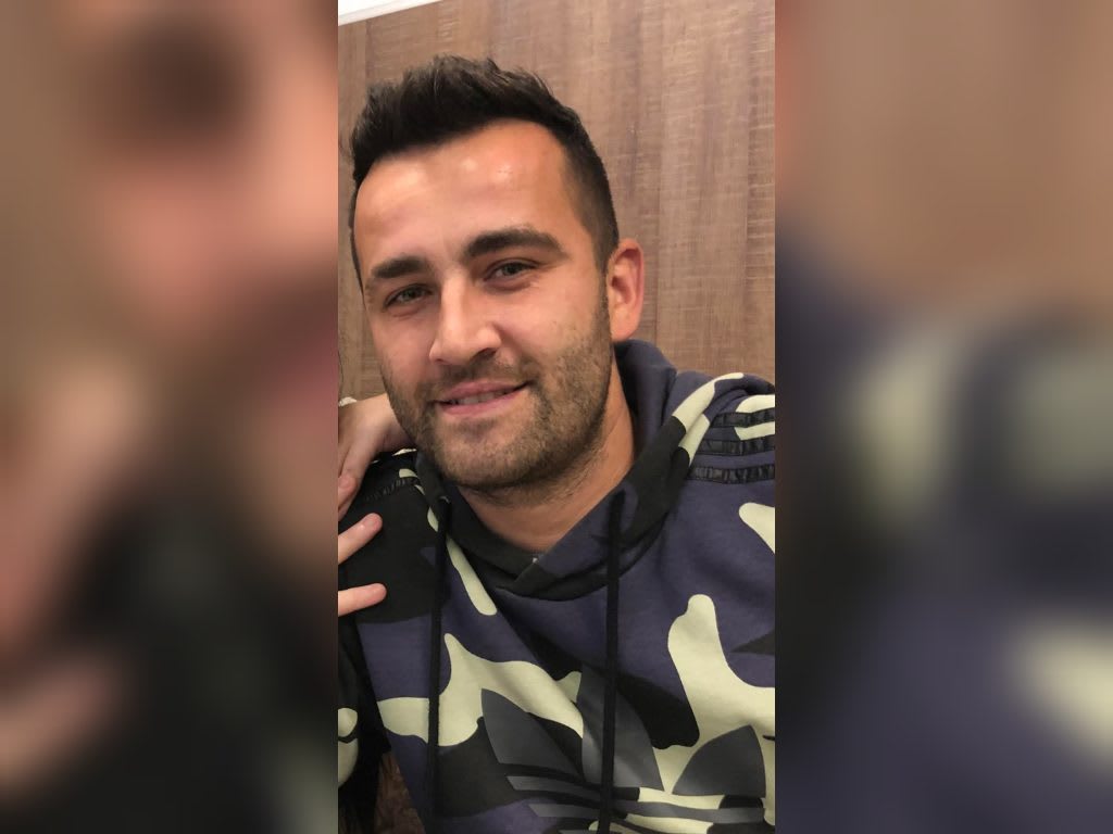 Mașină arsă în râpă, intervenție de salvare în teren dificil Mașină arsă în râpă, intervenție de salvare în teren dificil