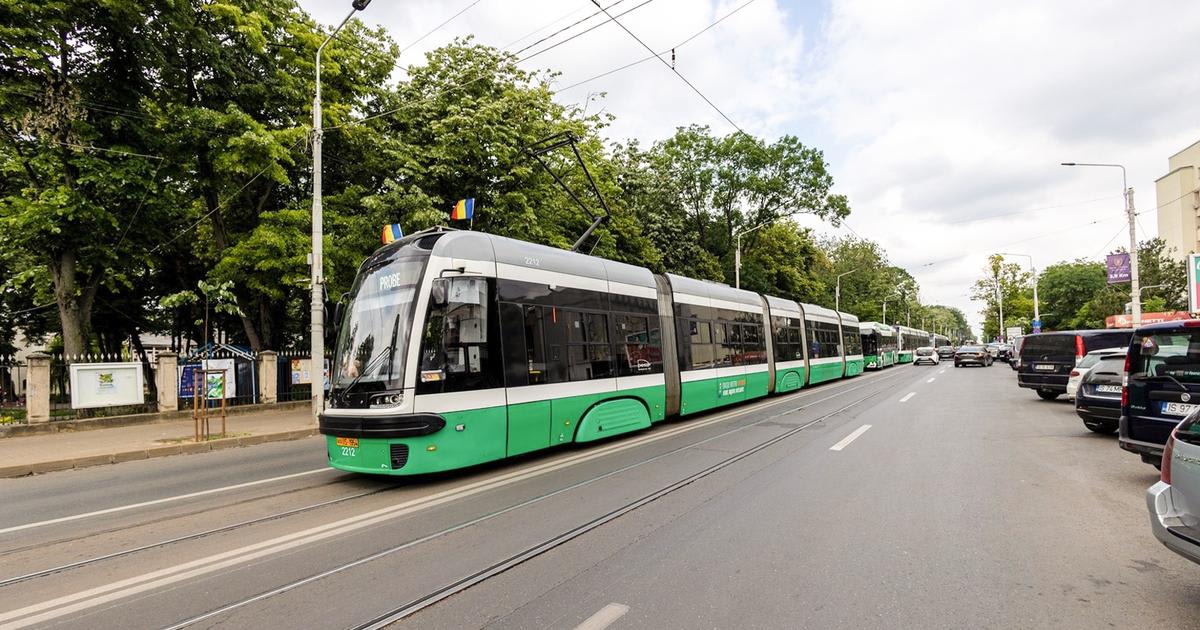 Lucrările de la liniile de tramvai din Copou ar putea fi amânate din nou din cauza lipsei de autobuze