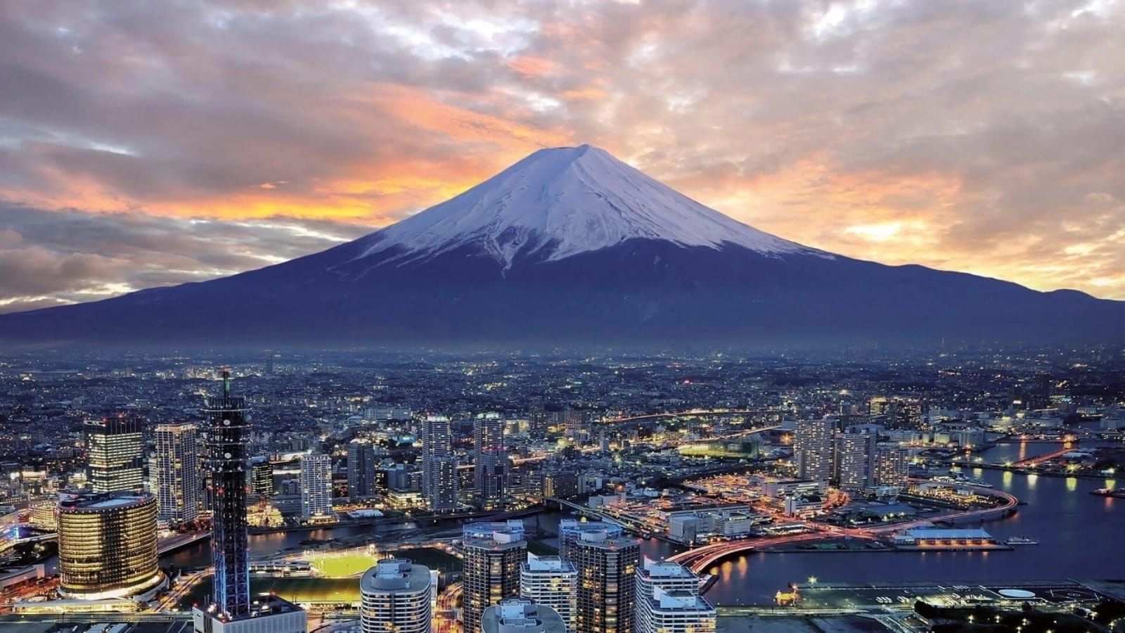 Un alpinist japonez şi-a abandonat fiul de 7 ani pe Muntele Fuji pentru ascensiune