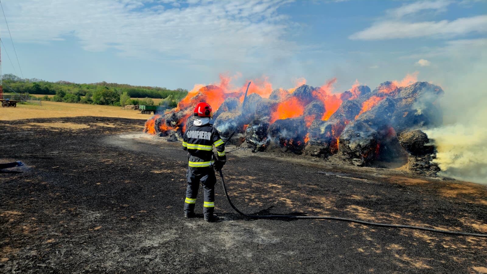Pompierii sătmăreni au intervenit la incendii în mai multe localități, protejând bunurile cetățenilor