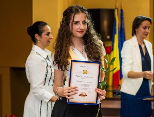 Daniana Aiftimiei, absolventă de 10 Daniana Aiftimiei, absolventă de 10