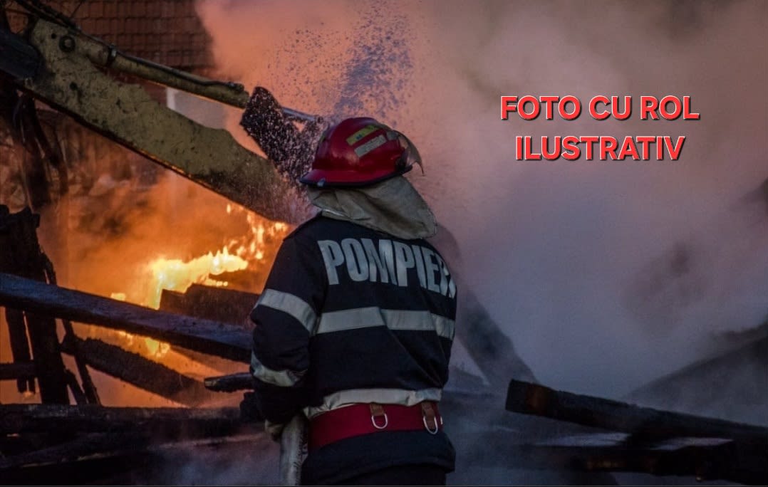 Pompieri în acțiune la stingerea unui incendiu în Vrancea Pompieri în acțiune la stingerea unui incendiu în Vrancea