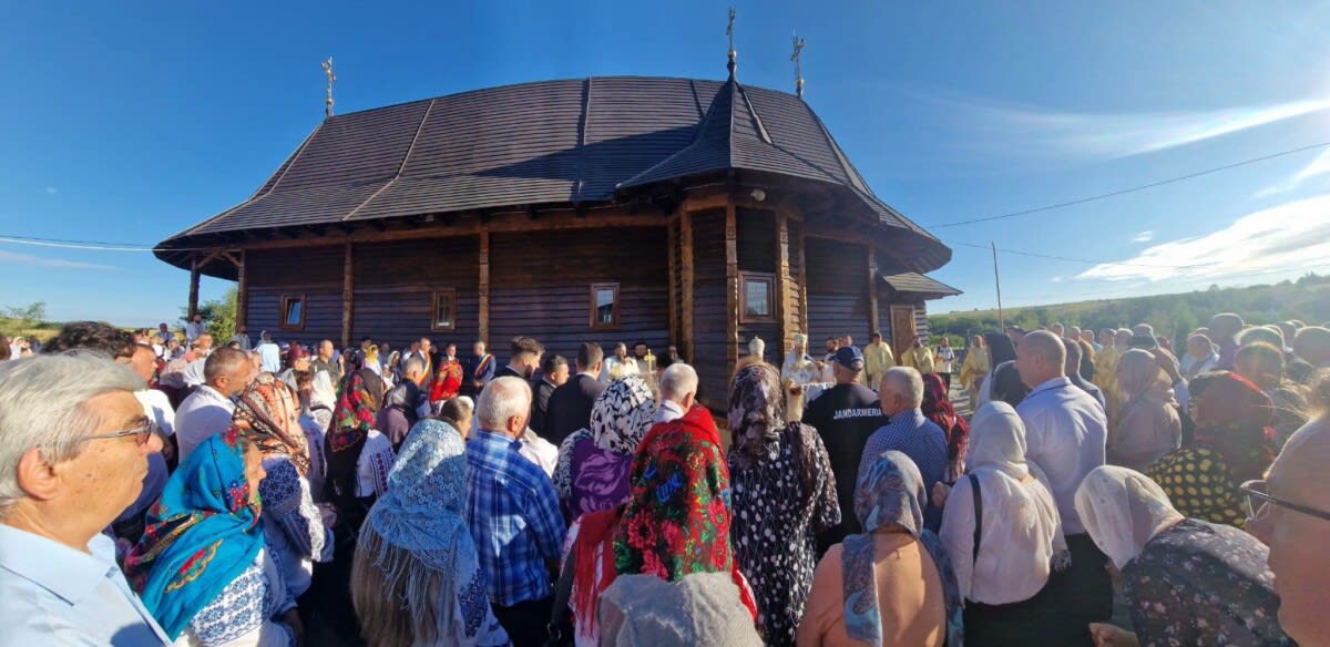 Biserica Sfinții Arhangheli Mihail și Gavriil din Mesteceni Biserica Sfinții Arhangheli Mihail și Gavriil din Mesteceni