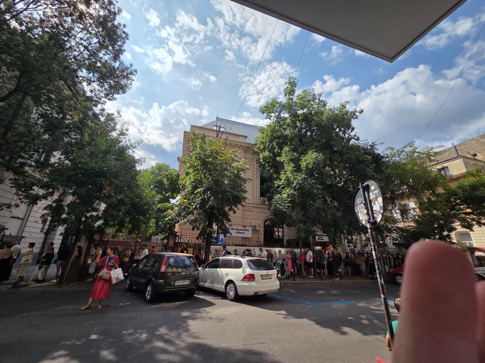 Războiul Merdenelelor, ziua a 3-a: Coadă uriașă până în Calea Victoriei