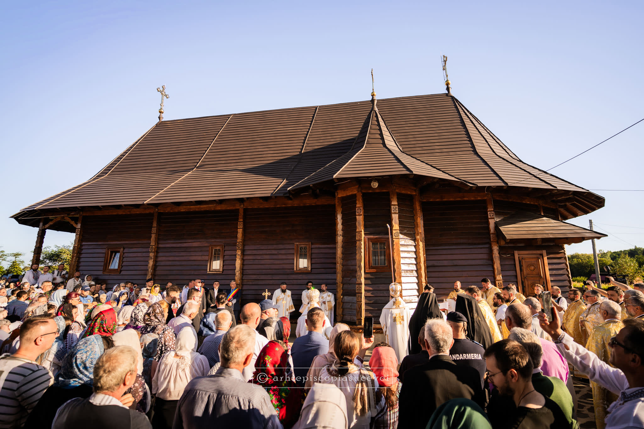 Biserica Sfinții Arhangheli Mihail și Gavriil din Mesteceni Biserica Sfinții Arhangheli Mihail și Gavriil din Mesteceni