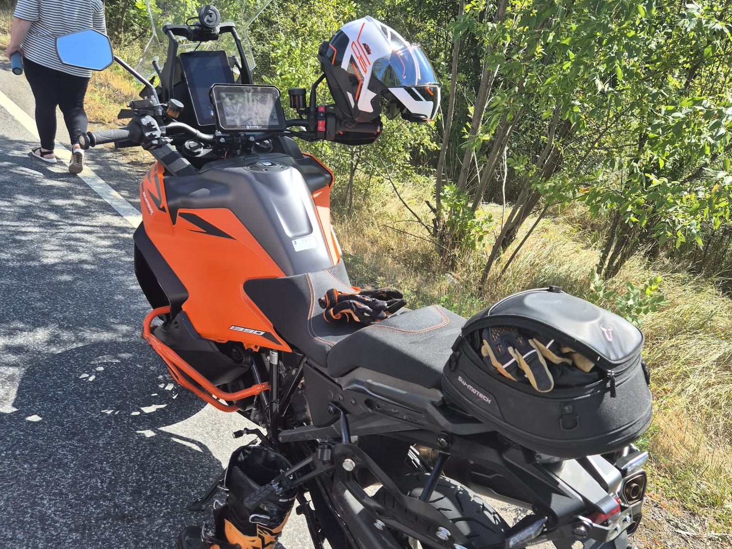 Motociclete avariate după accident pe DN7 în Hunedoara Motociclete avariate după accident pe DN7 în Hunedoara