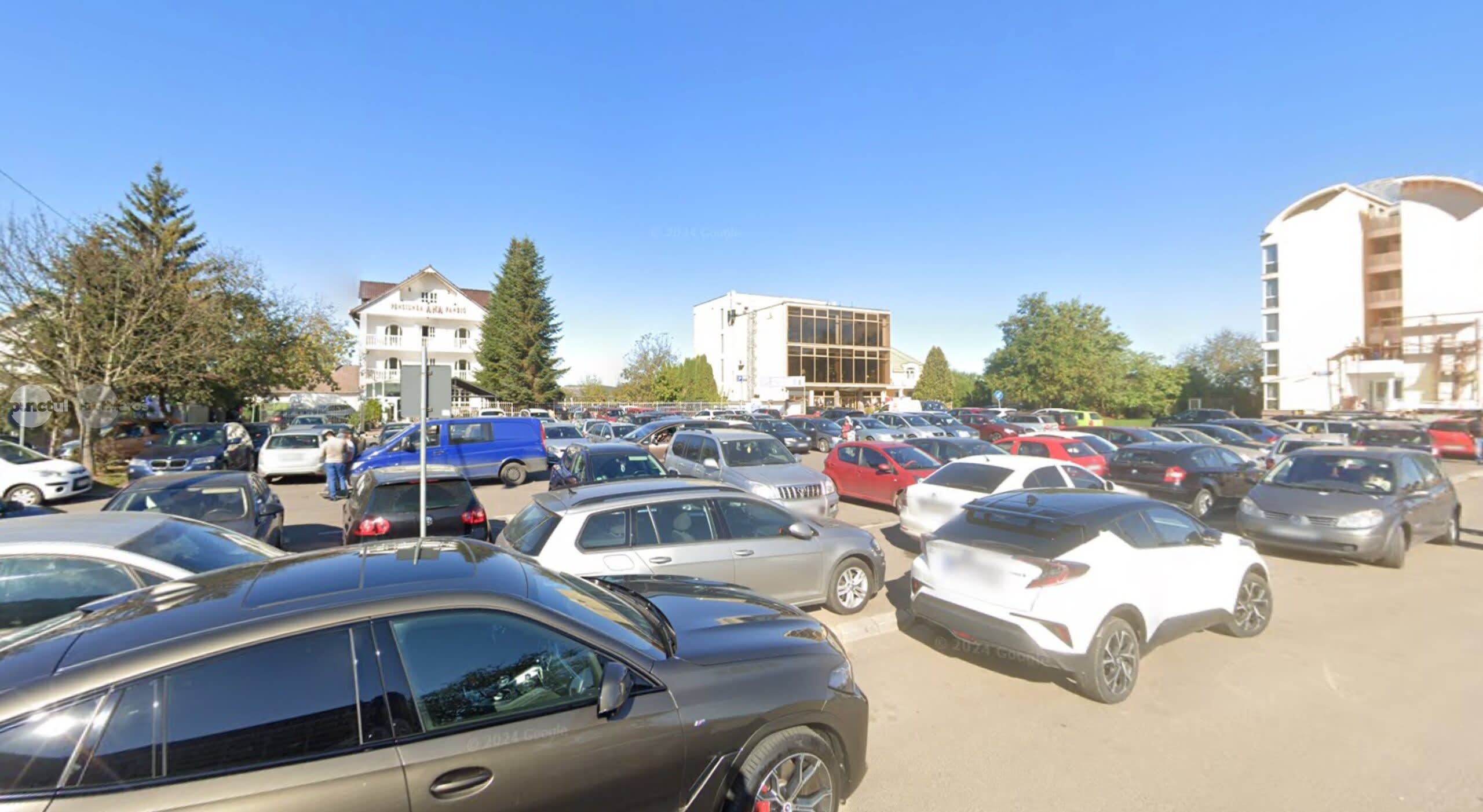 Locuri de parcare amenajate la spital Locuri de parcare amenajate la spital
