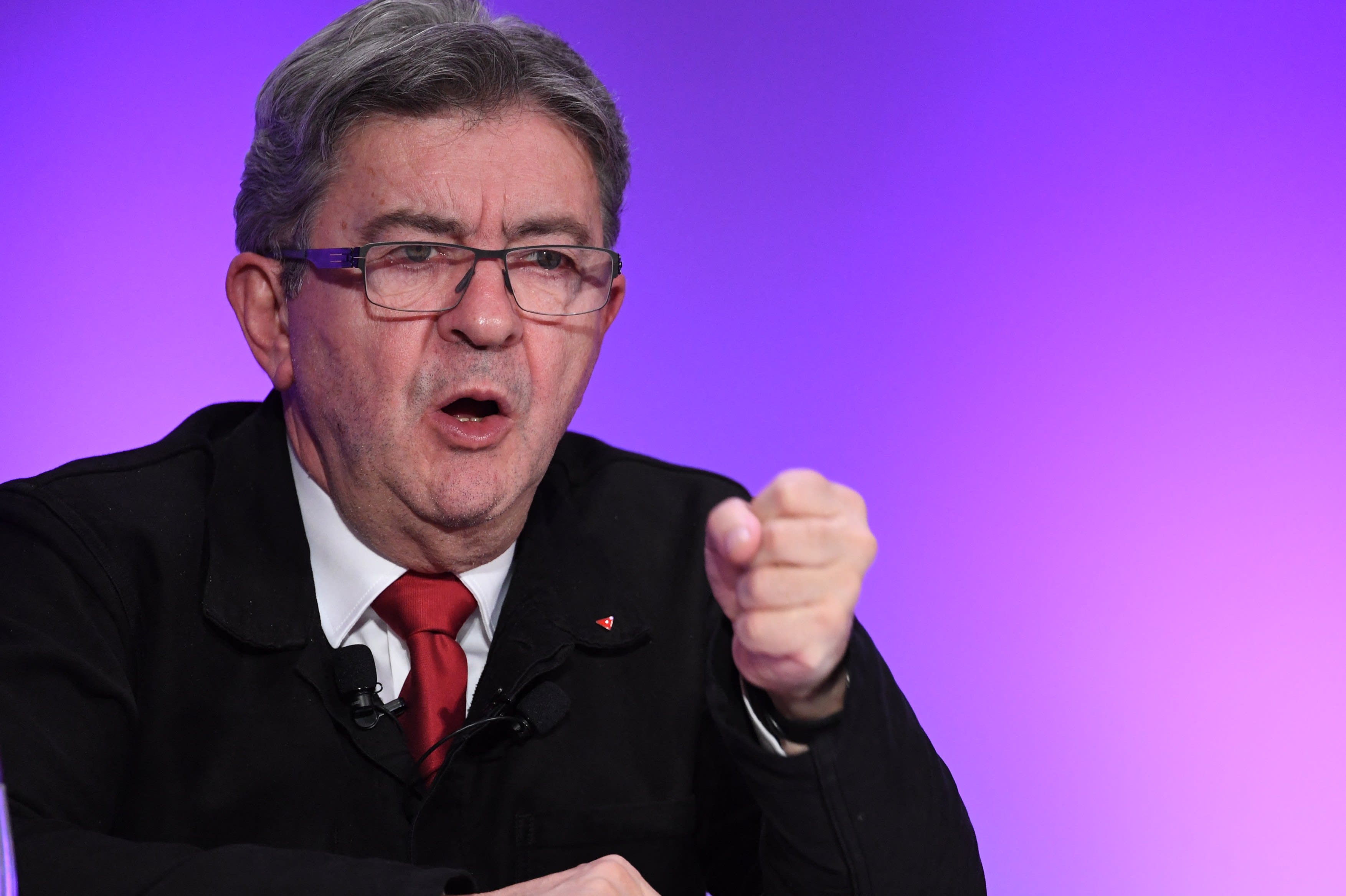 Jean-Luc Mélenchon și Marine Le Pen în campanie electorală, afișe și mulțime de oameni Jean-Luc Mélenchon și Marine Le Pen în campanie electorală, afișe și mulțime de oameni