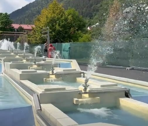 Fântâna arteziană modernizată din Parcul Trandafirilor, Brașov Fântâna arteziană modernizată din Parcul Trandafirilor, Brașov