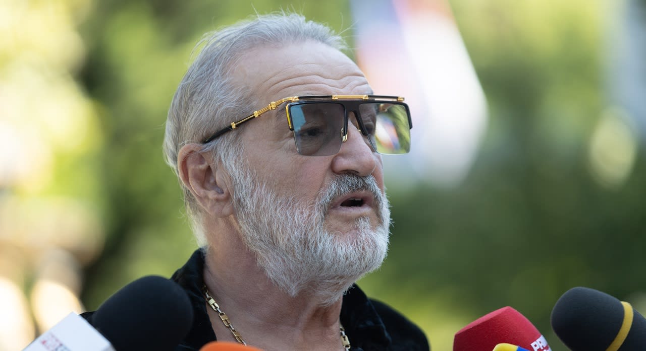 Gigi Becali reacționează dur: «Nu fac eu la fotbal ce zice Ilie Dumitrescu!»