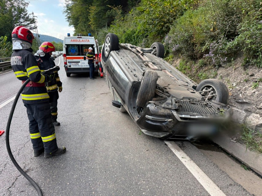 Echipaj ISU Prahova intervenind la un accident rutier pe DN1, zona Posada