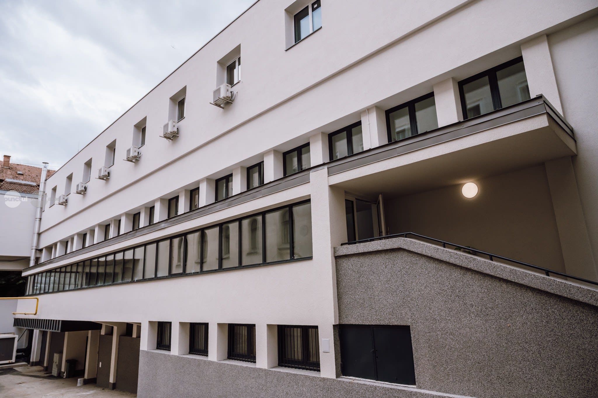 Reabilitarea energetică a clădirii Hotel Parc din Mureș s-a finalizat