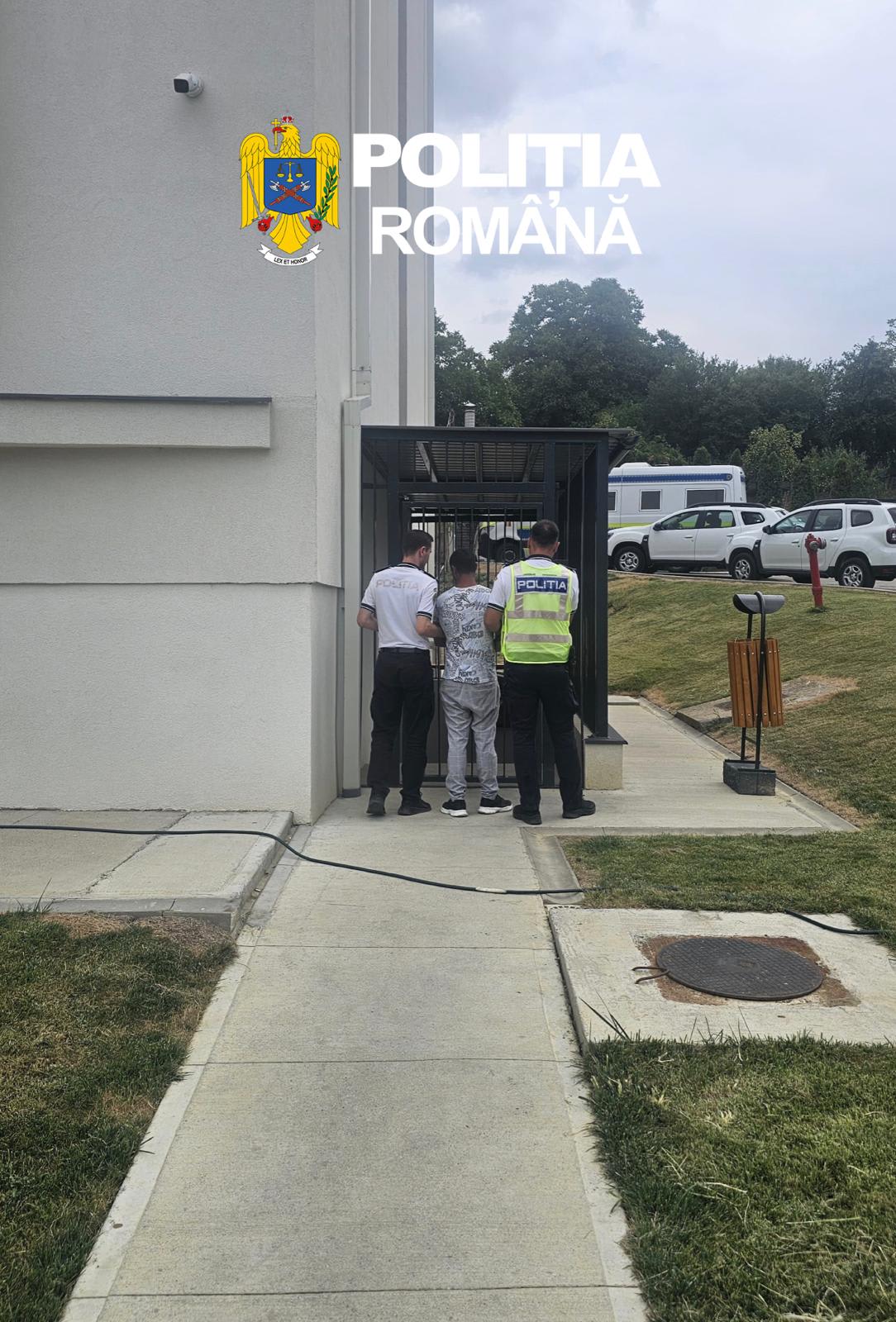 Tânăr de 25 de ani, reținut de polițiști după ce a condus băut și fără permis