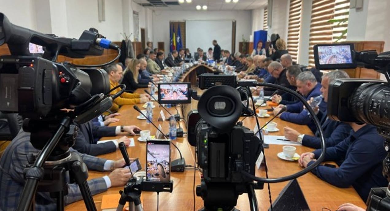 Sala de ședință a Consiliului Județean Giurgiu, sediu oficial Sala de ședință a Consiliului Județean Giurgiu, sediu oficial