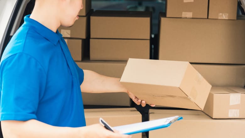Un curier a fost jefuit în plină zi la Bolintin Deal! Hoțul are 27 de ani din Ilfov