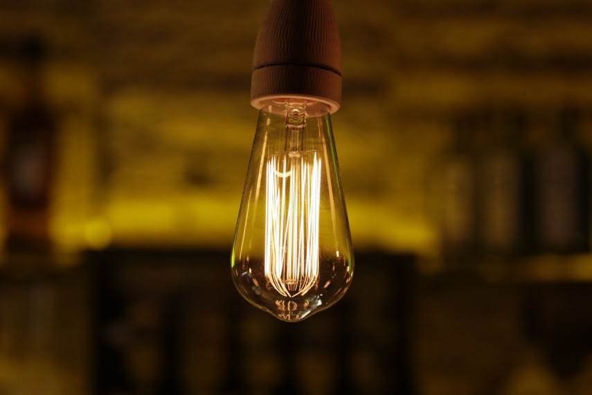 Echipe de electricieni în timpul lucrărilor de mentenanță în județul Constanța