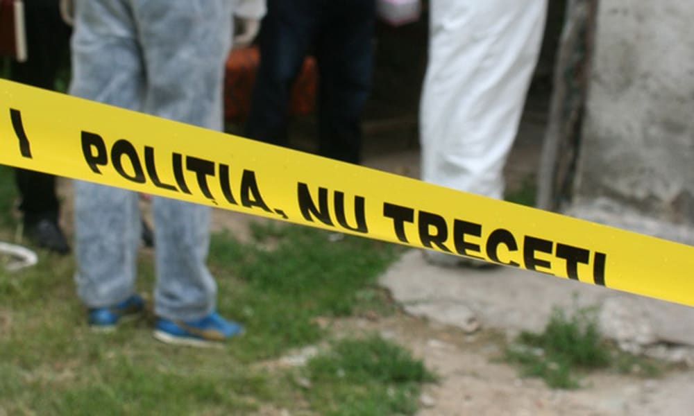 Tânără de 22 de ani din București s-a sinucis într-un imobil din Argeș