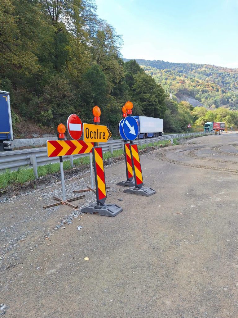 Trafic deviat pe DN7 la Boița Trafic deviat pe DN7 la Boița