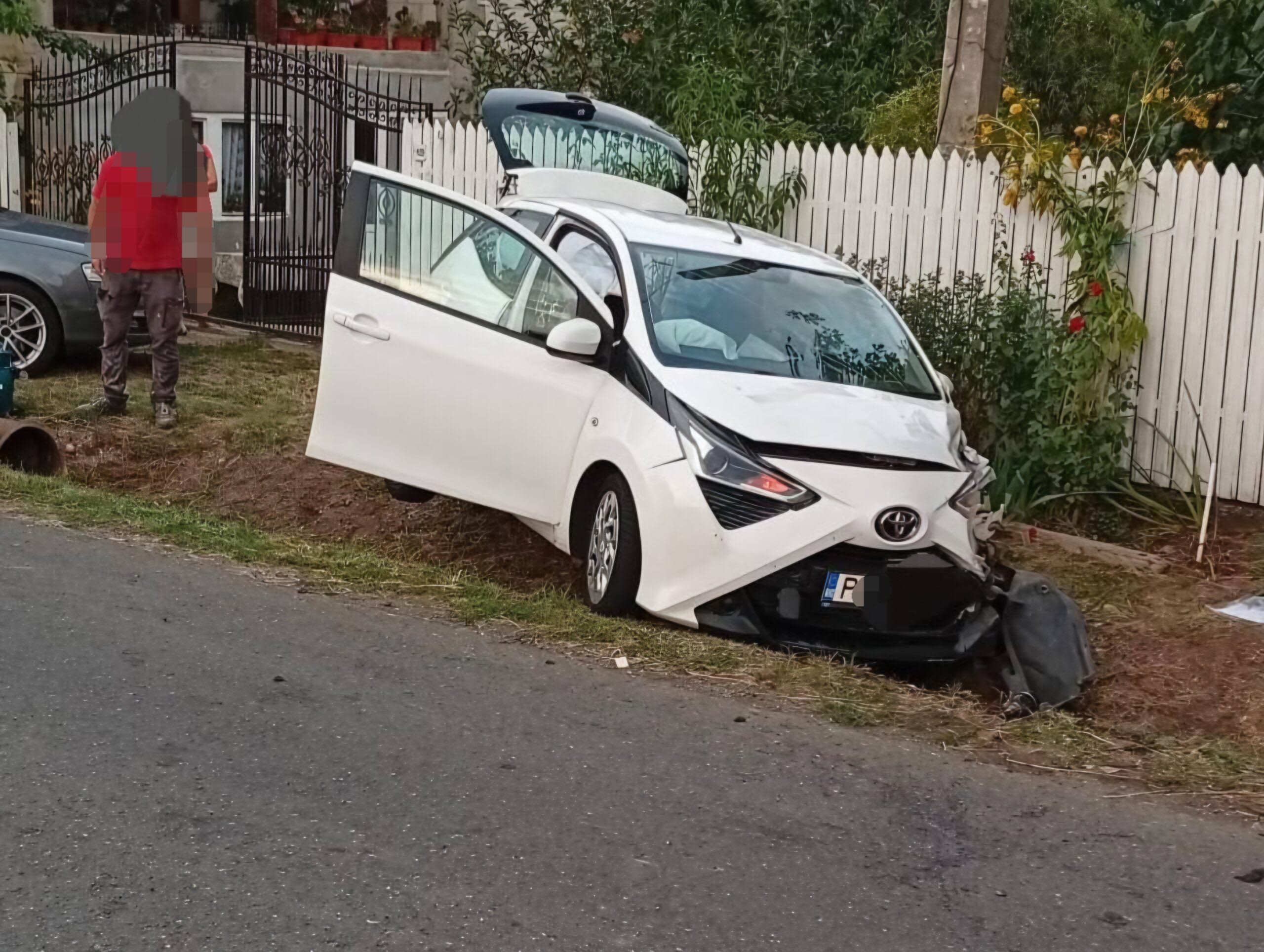 Accident rutier pe DJ 205B în Vrancea, coliziune între două autoturisme Accident rutier pe DJ 205B în Vrancea, coliziune între două autoturisme