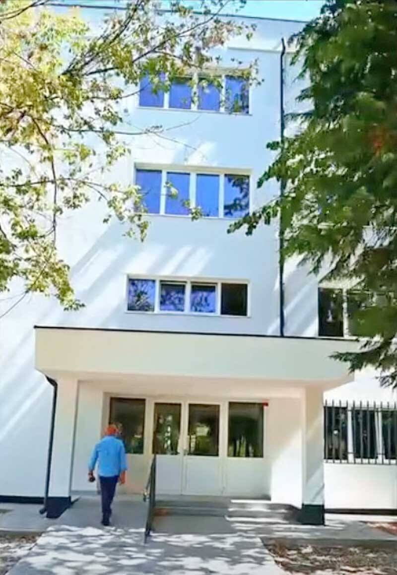 Clădire reabilitată a fostului Colegiu Nenițescu din Baia Mare Clădire reabilitată a fostului Colegiu Nenițescu din Baia Mare