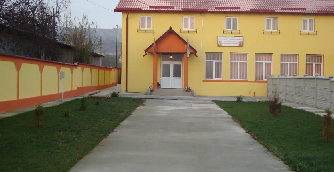 Autoritățile din Vâlcea organizează licitație pentru reabilitarea Centrului social-religios „Sfântul Ierarh Nicolae”