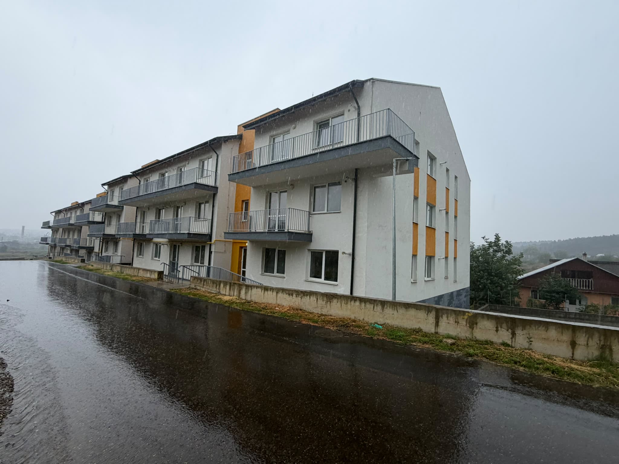 Blocurile fantomă din Ciurea: patru ani de întârziere, milioane de euro cheltuite, apartamente goale