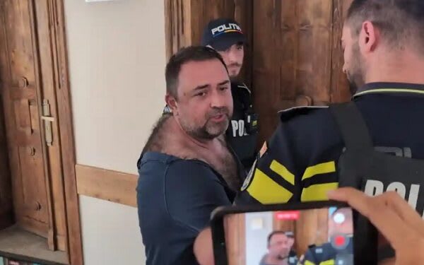 Magistrații Înaltei Curți emit mandat de arestare pentru procurorul Bucurică