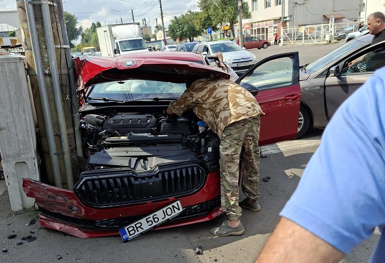 Un accident rutier la intersecția străzilor Comuna din Paris și Râmnicu-Sărat din Brăila