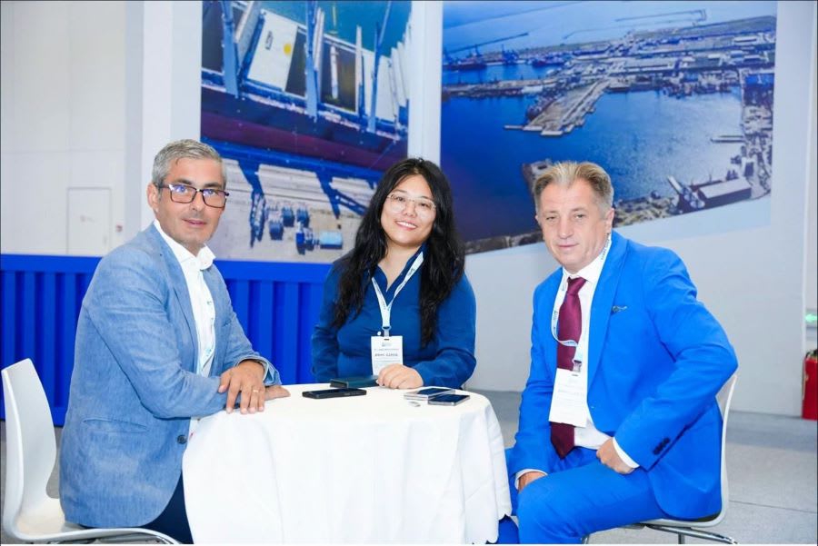 Reprezentanți ai Portului Constanța la conferință în Beijing