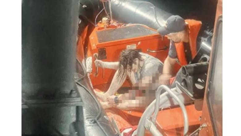 Nava cu 12 persoane a luat foc și s-a scufundat în Marea Neagră, toate victimele fiind salvate
