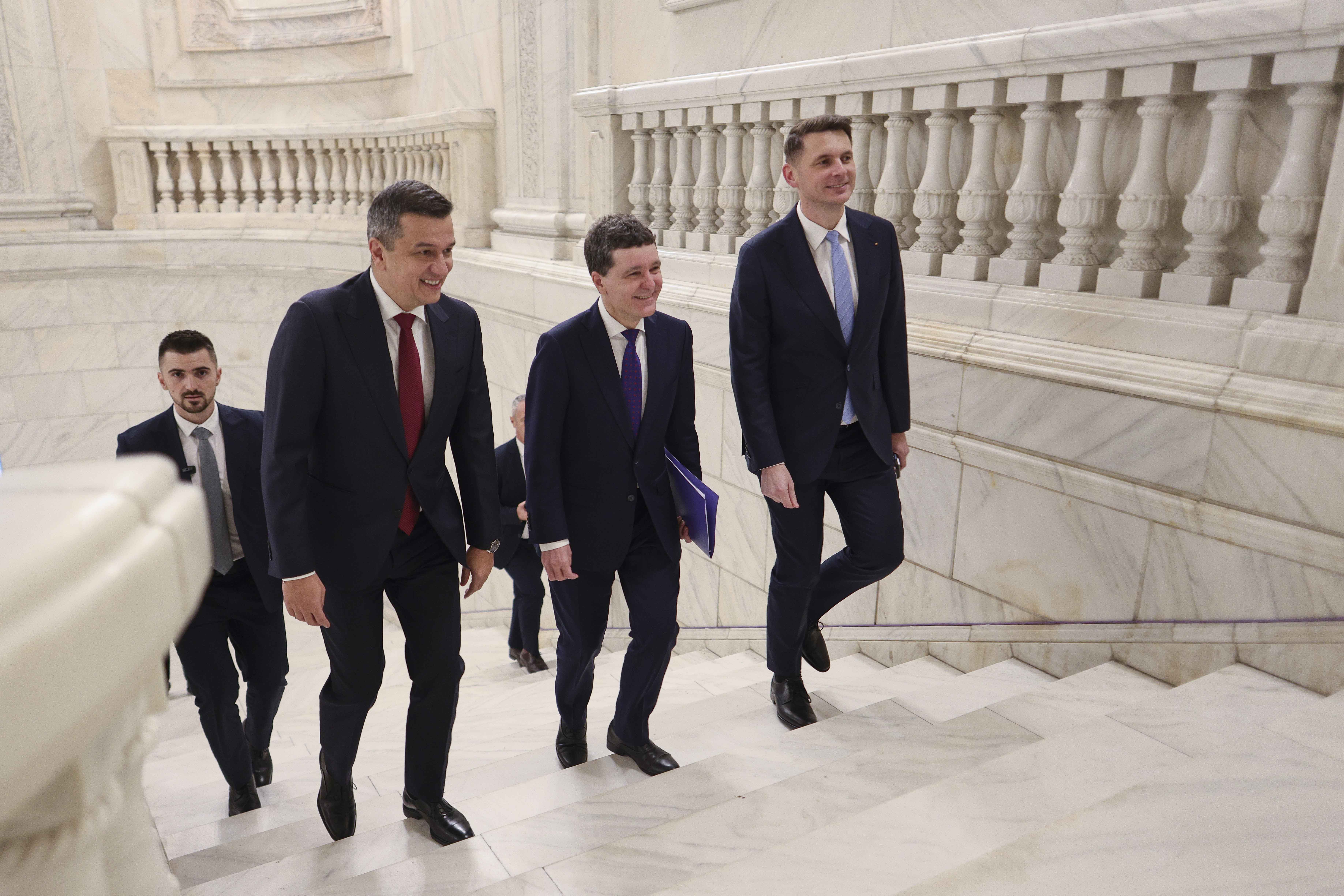 Nicușor Dan în timpul negocierilor politice