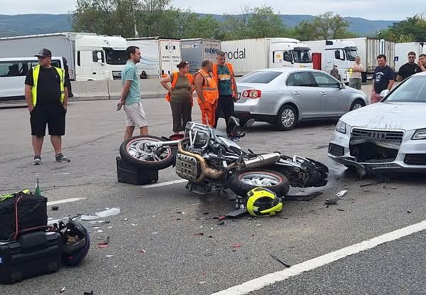 Accident rutier grav pe DN 6 în zona Severin Accident rutier grav pe DN 6 în zona Severin