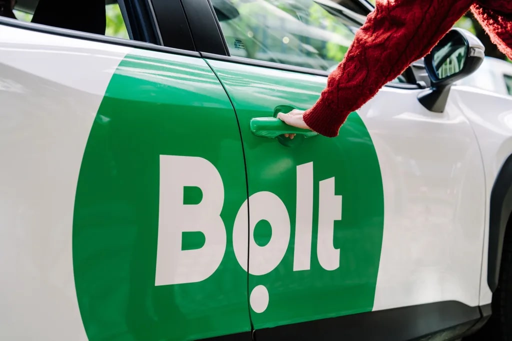 Șofer Bolt în mașină, conectare rapidă cu pasagerul în Buzău Șofer Bolt în mașină, conectare rapidă cu pasagerul în Buzău