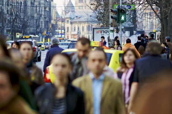 România a pierdut 104.000 de locuitori din nașteri și decese, câștigă 102.000 din migrație