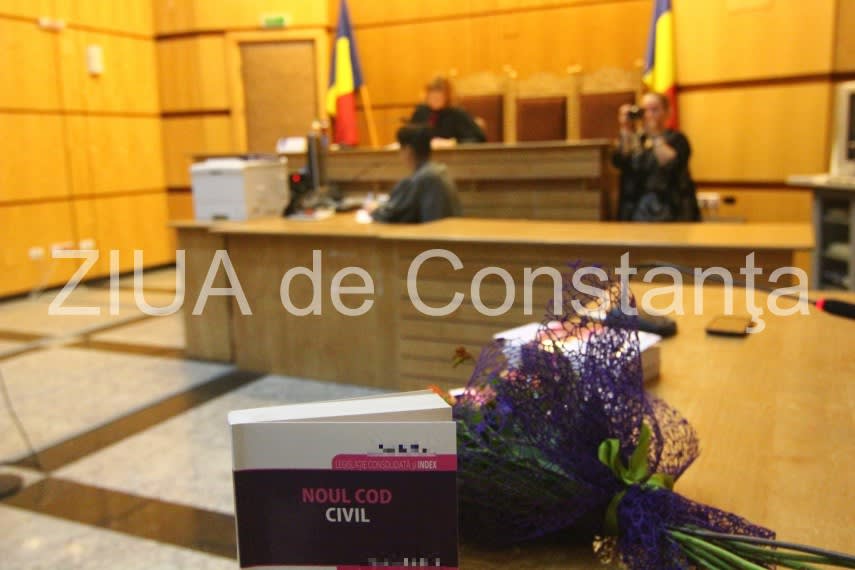 Clădirea Tribunalului Constanța și simboluri judiciare