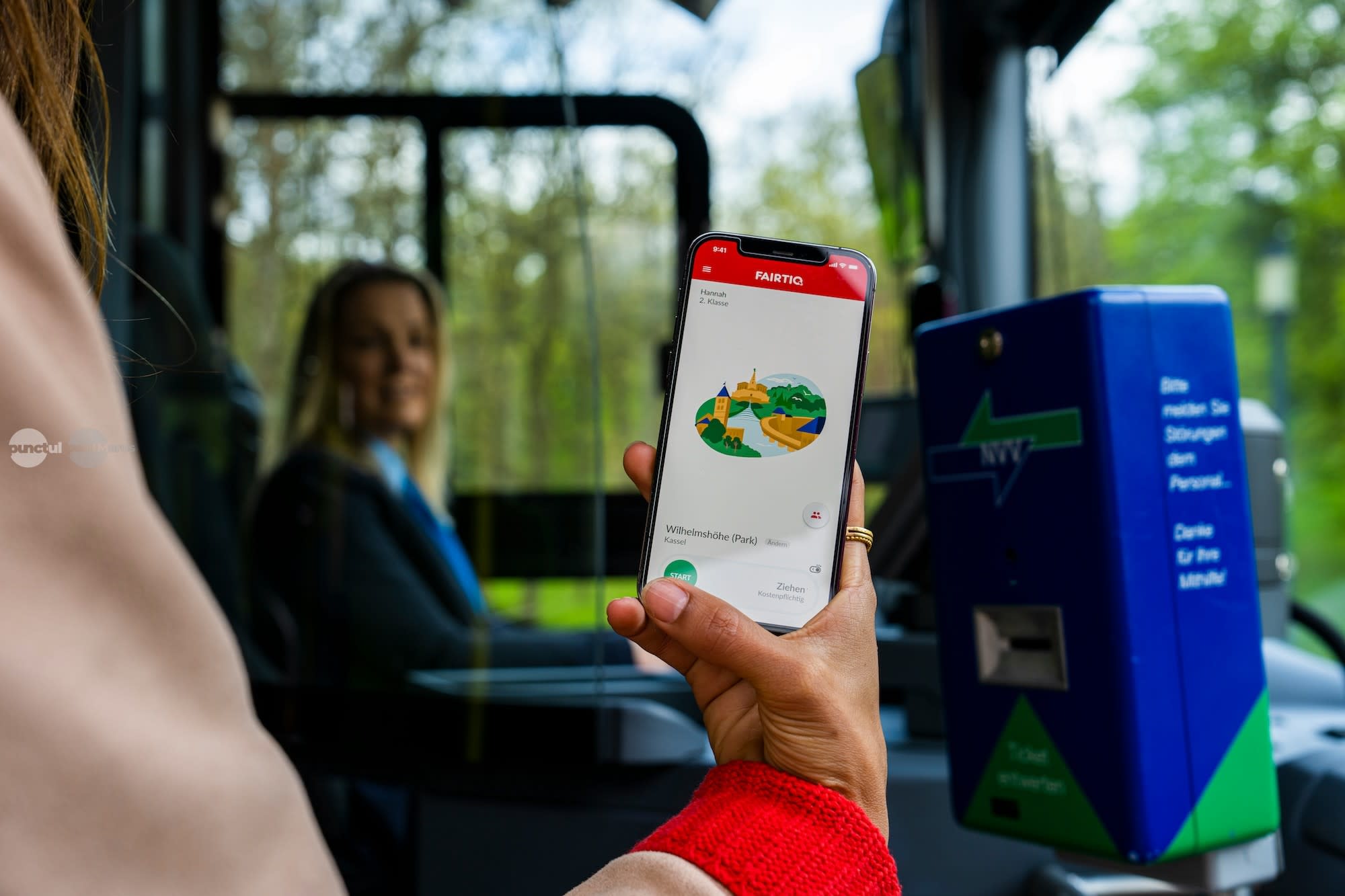Reghin digitalizează transportul public cu sistem modern de e-ticketing și bănci inteligente