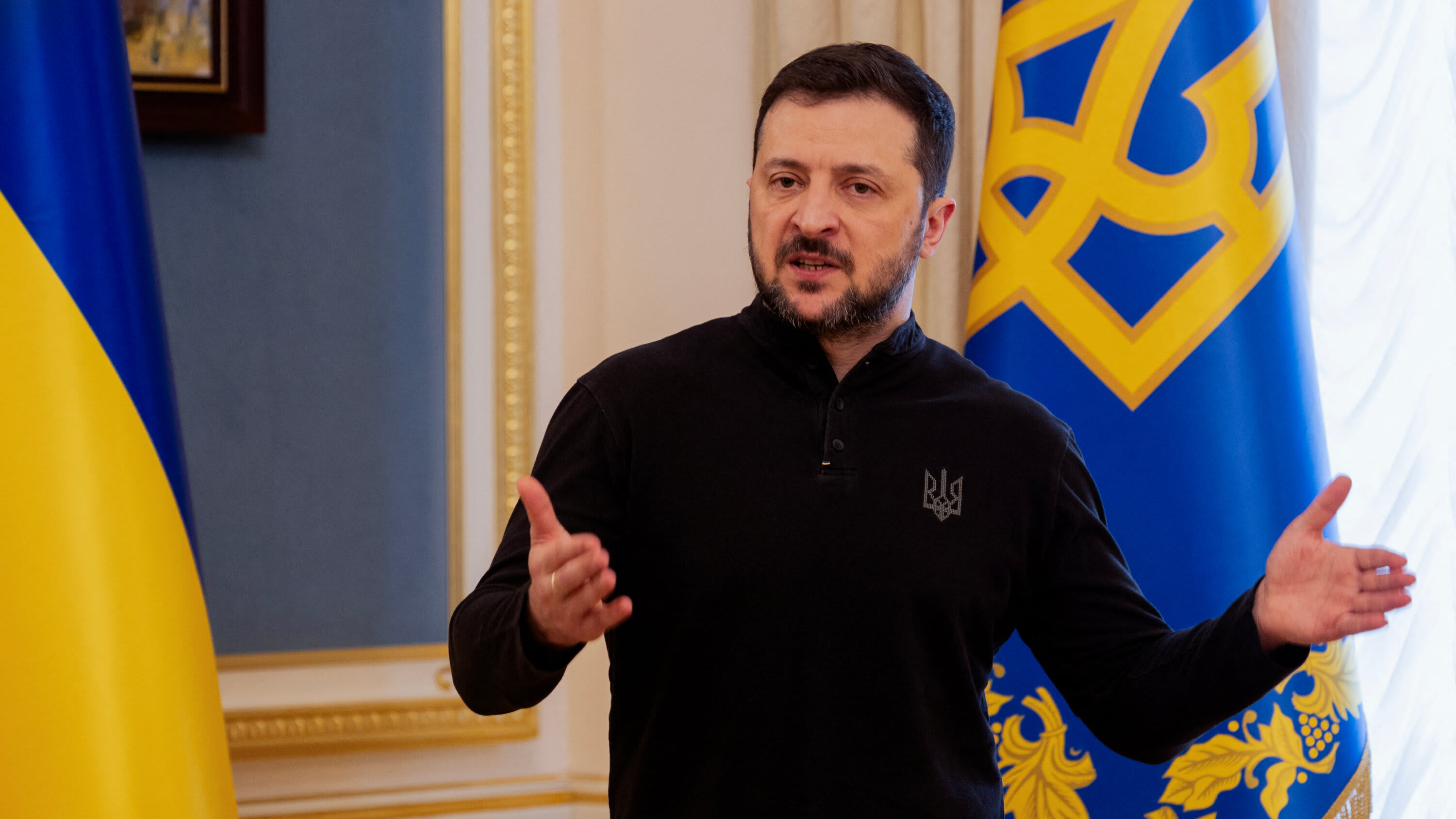 Președintele Zelenski în discurs public, gest de mulțumire Președintele Zelenski în discurs public, gest de mulțumire