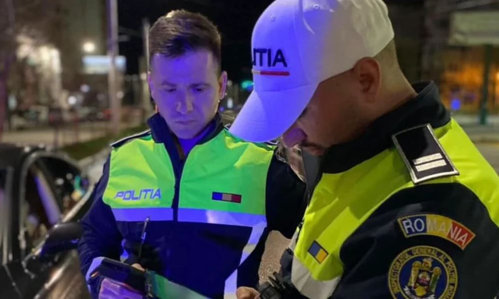Polițiști în acțiune în Roznov, controale și verificări Polițiști în acțiune în Roznov, controale și verificări