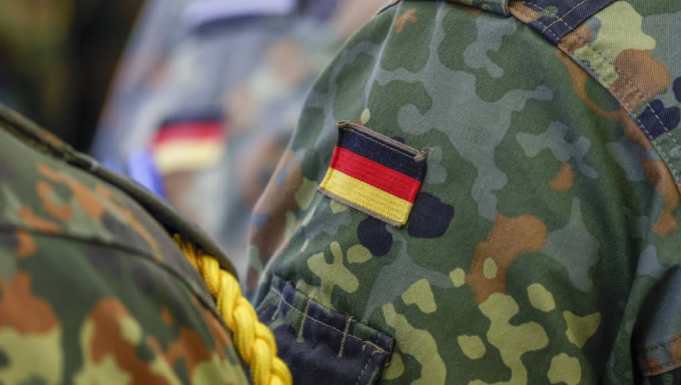 Soldați germani în exercițiu militar