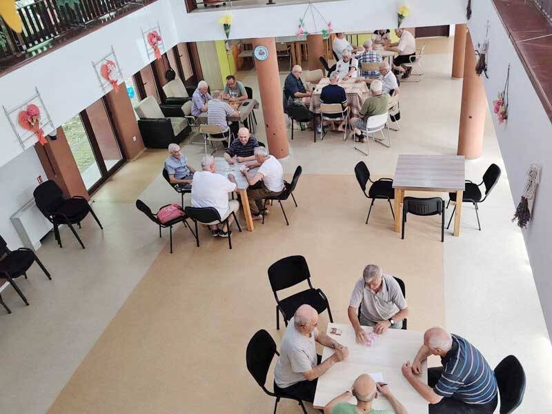 Clubul pentru seniori din Baia Mare promovează socializarea zilnică