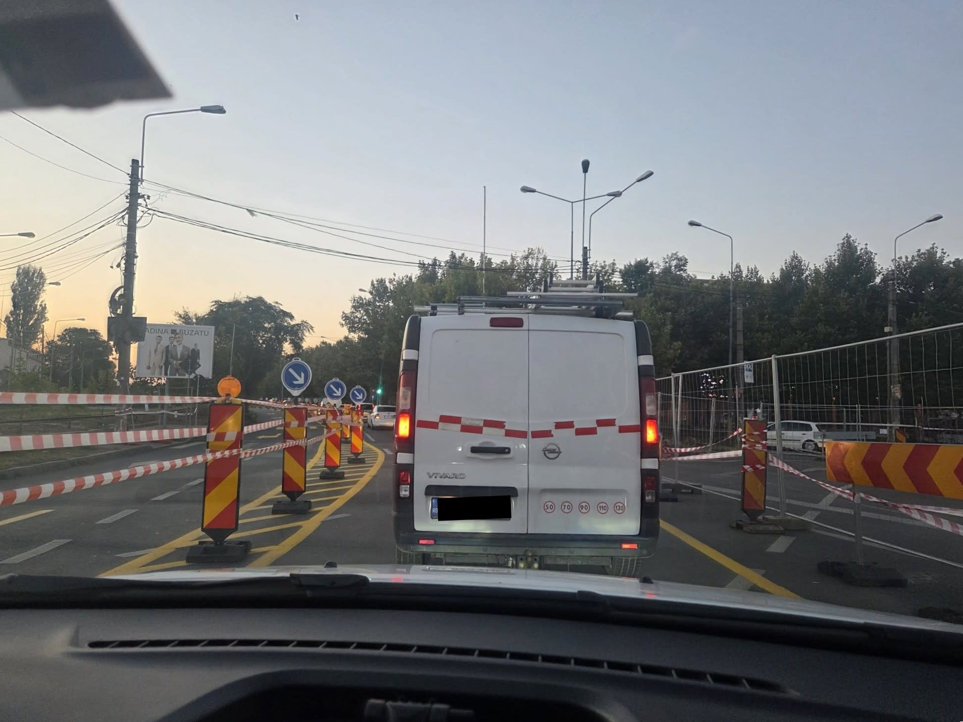 Trafic aglomerat în zona Hala Laminor, București Trafic aglomerat în zona Hala Laminor, București