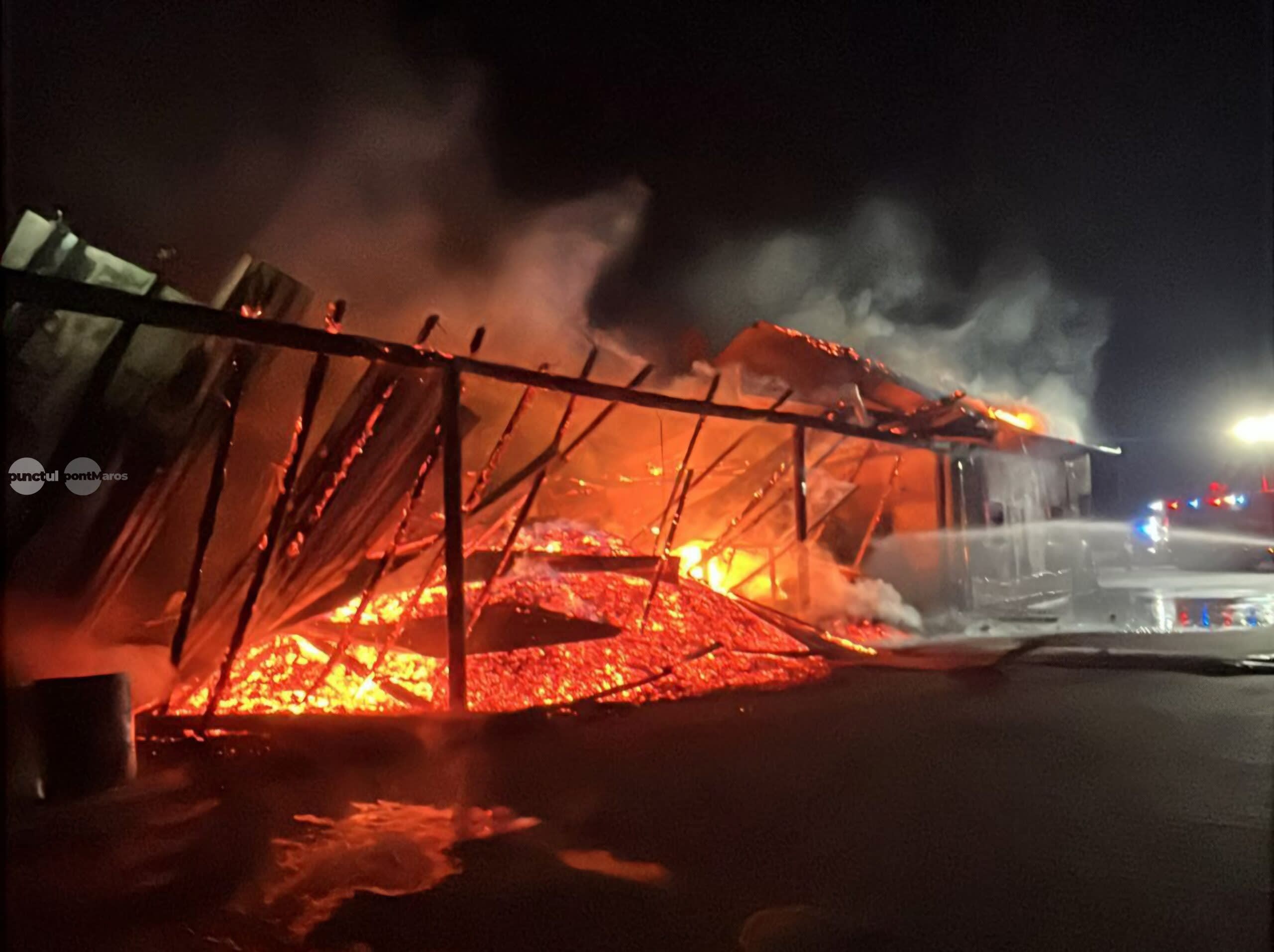 Locuitorii din Fântânele primesc apă după program, după incendiul de la Bălăușeri