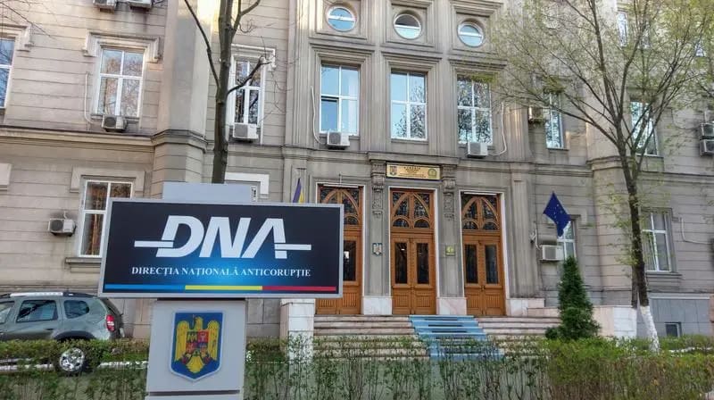 Procurorii DNA verifică achizițiile de 216.000 de lei ale Primăriei Drăgășani pentru publicitate