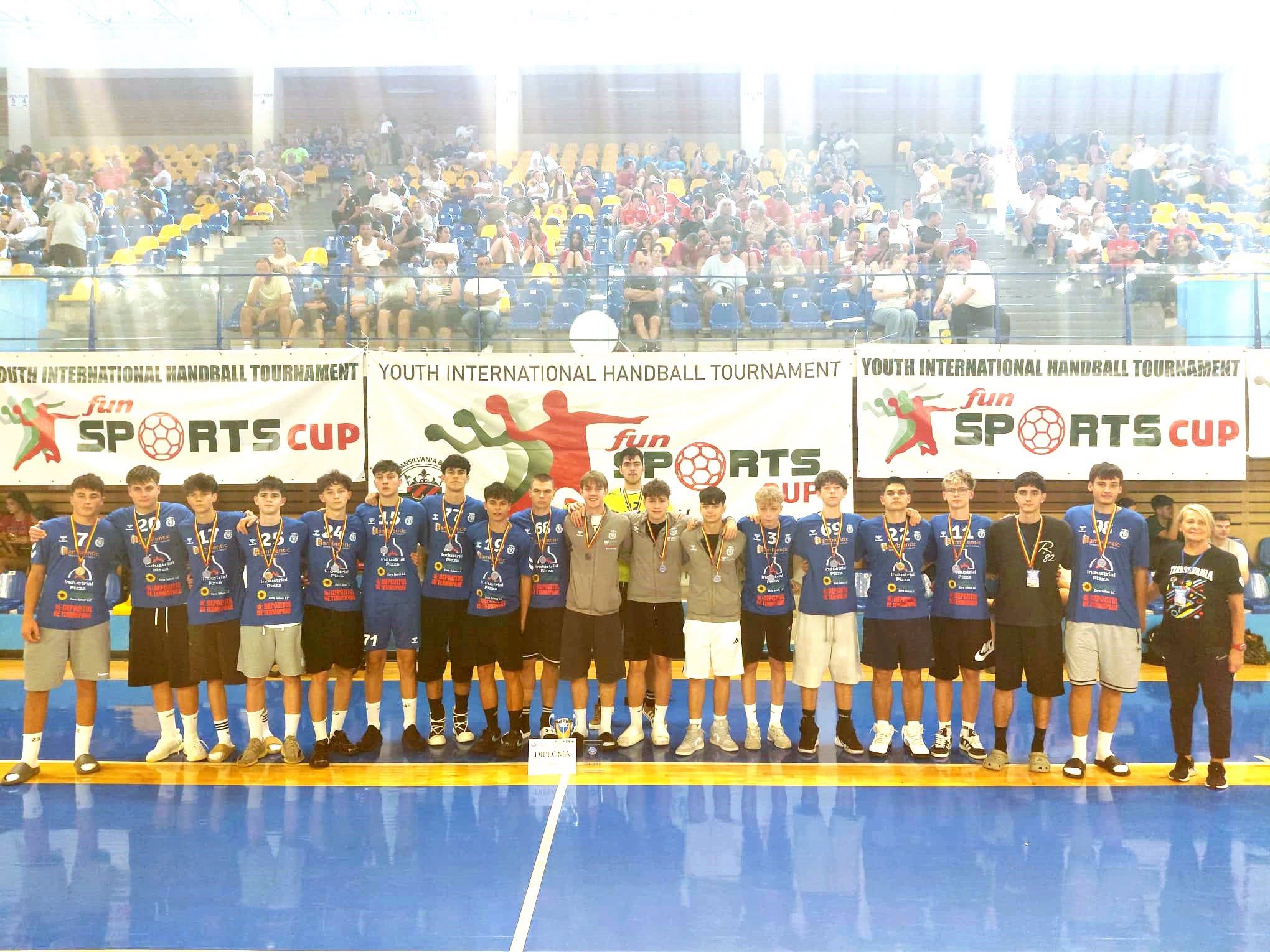 Echipa CSU Suceava a obținut locul II la Turneul internațional de handbal juvenil