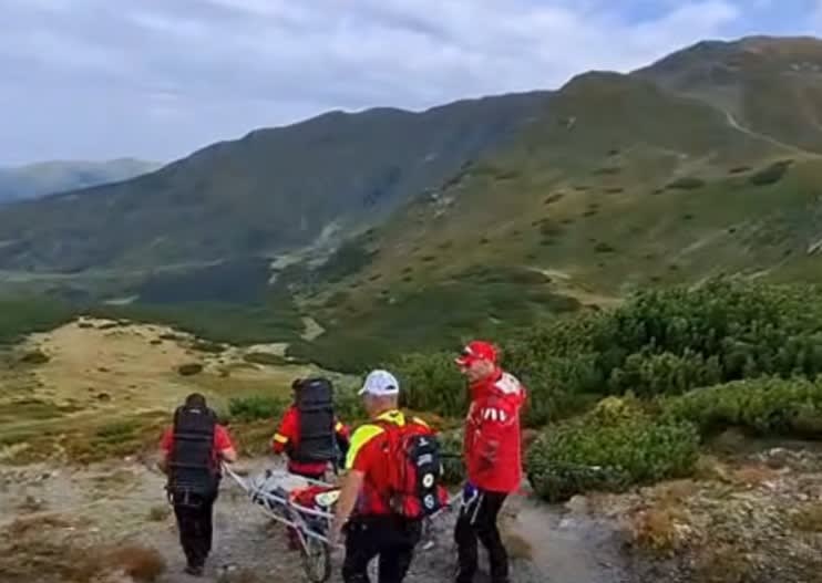 Salvamont Maramureș intervenind pentru evacuarea unui copil accidentat în munți