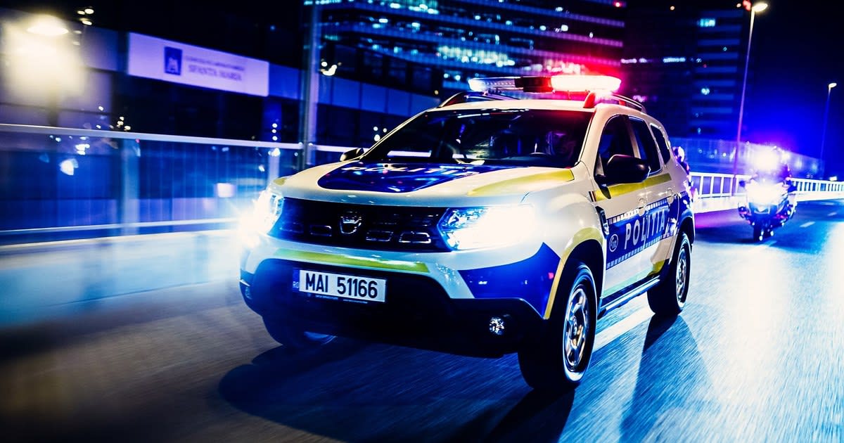 Scenă de conflict în bloc din București, poliție și bărbați implicați Scenă de conflict în bloc din București, poliție și bărbați implicați