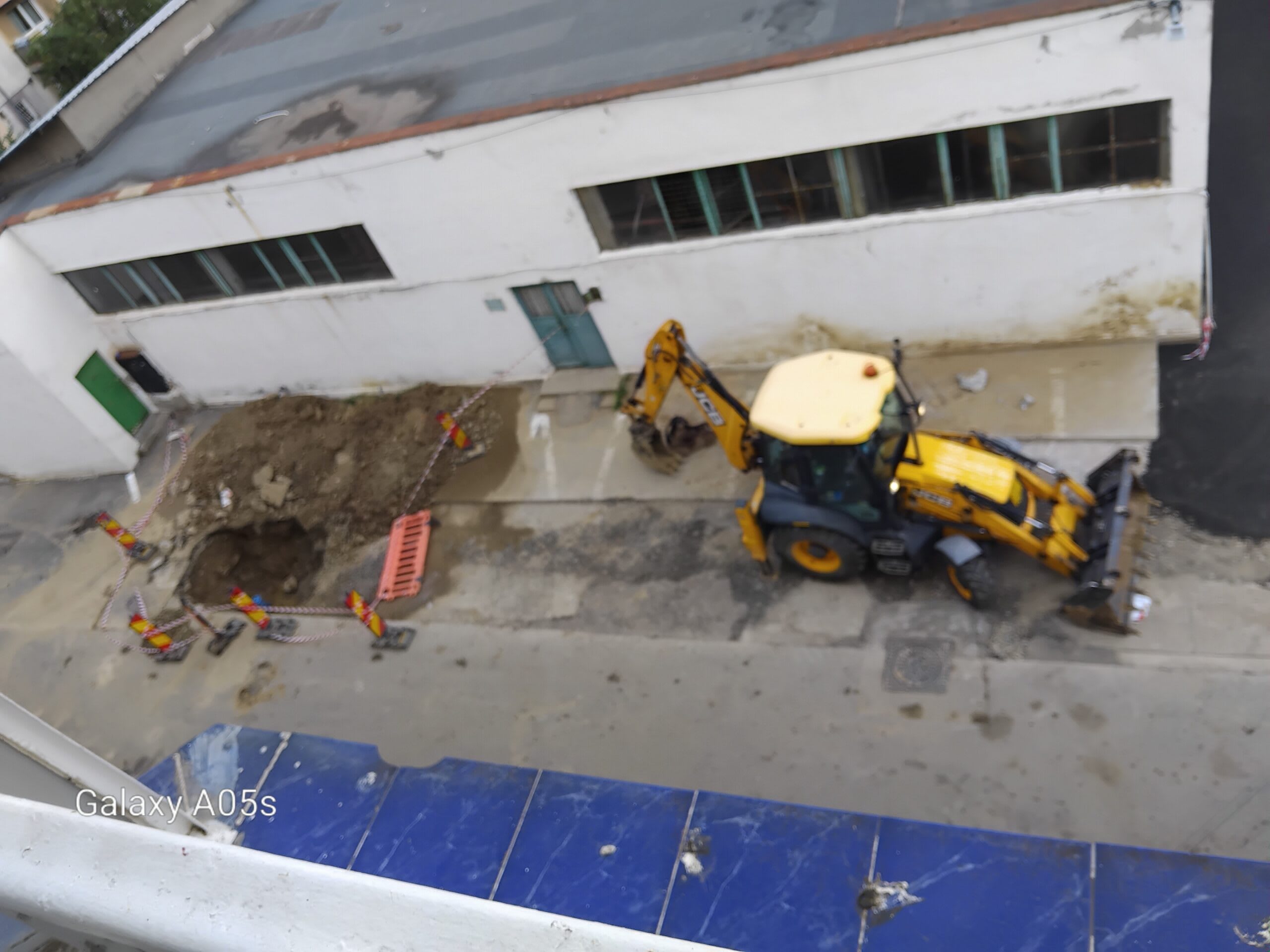 Utilaje de construcție și șantier pe strada Craiovița Nouă Utilaje de construcție și șantier pe strada Craiovița Nouă